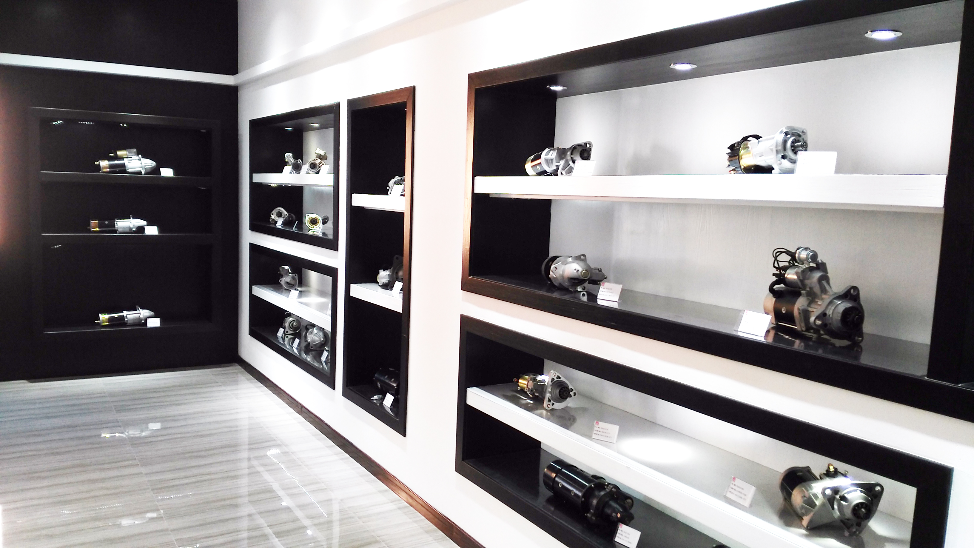 STARTER SHOW ROOM